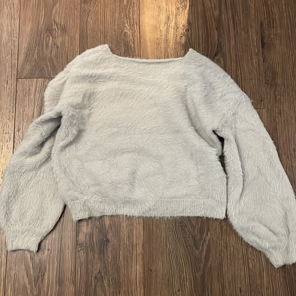 fuzzy grey sweater - Picture 2 of 2